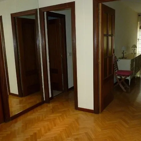 City Centre With Garage, 2 Bathrooms *